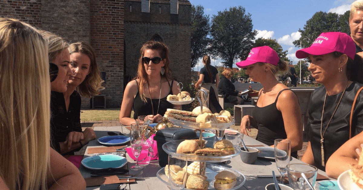 Kasteel Radboud-High tea op het terras van het Kasteel Cafe