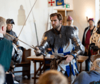 Kasteel Radboud Ridderstrijd data-src="https://kasteelradboud.nl/wp-content/uploads/2020/05/Website-vierkant-blok-Activiteiten.png"