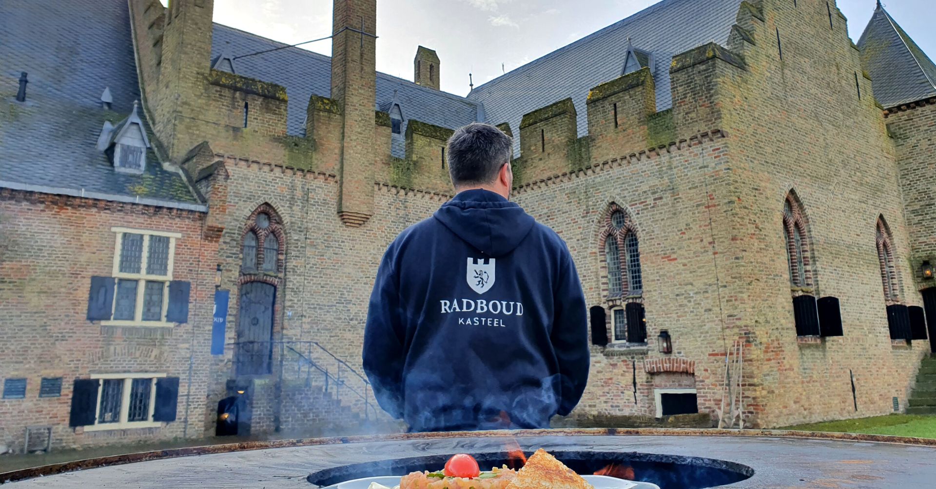 Kasteel Radboud - Burchtmenu - Michiel met tomatentartaar - 1920x1005