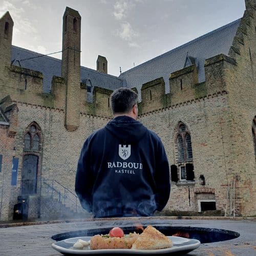 Kasteel Radboud - Burchtmenu - Michiel met tomatentartaar - (500 x 500 px) (1)