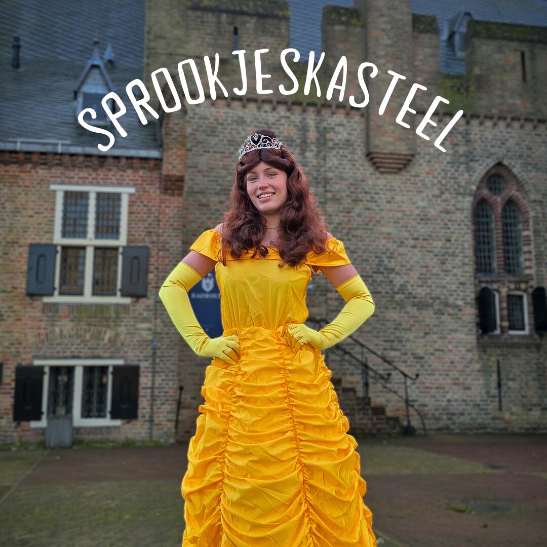 Kasteel Radboud-sprookjeskasteel-prinses in gele jurk voor een kasteel