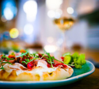 Lunch Radboud data-src="https://kasteelradboud.nl/wp-content/uploads/2026/05/Flatbread-Parmaham-1.jpg"