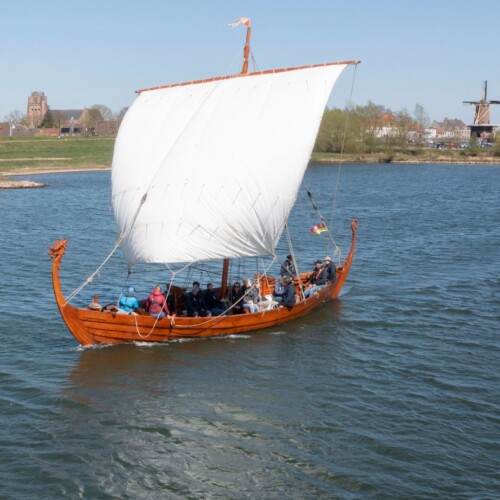 Kasteel Radboud-Vikingschip Dorestat